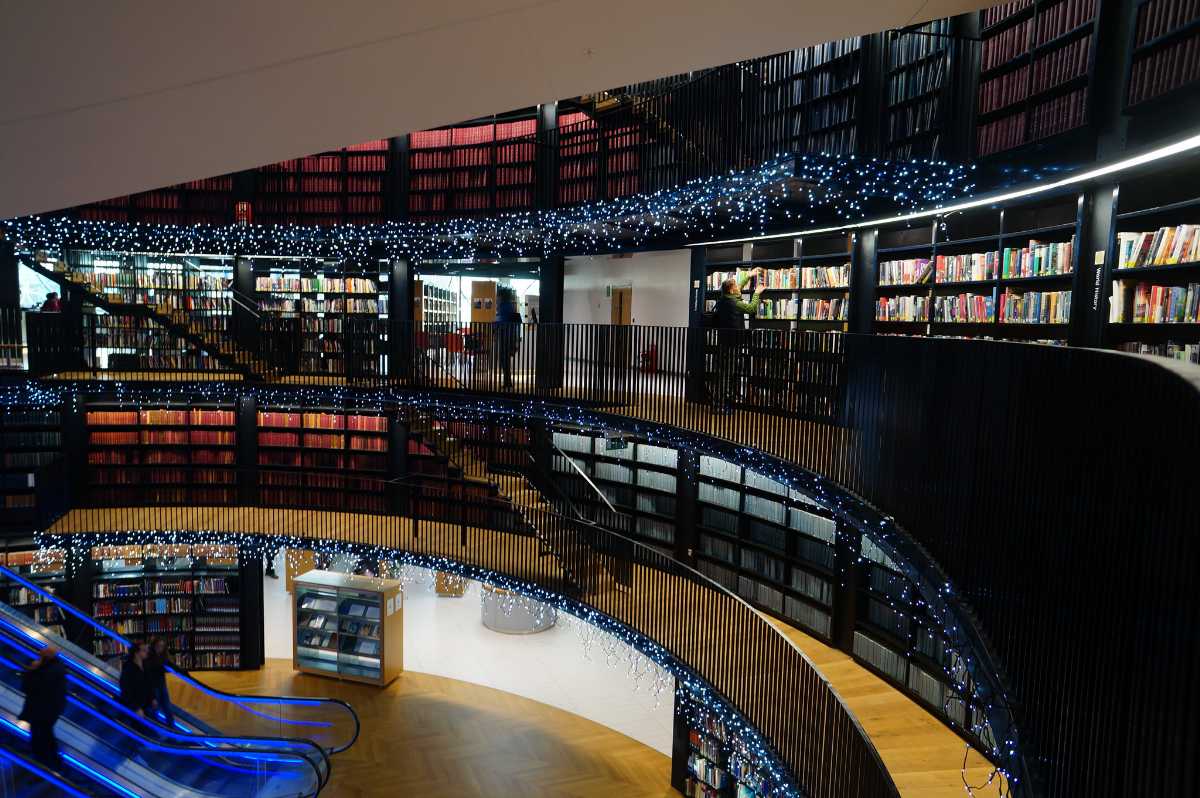 Christmas Decoration at Library of Birmingham