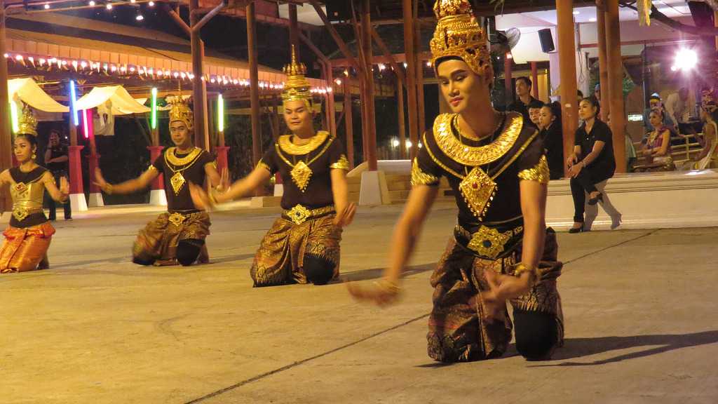 Cultural Dance at Siam Niramit