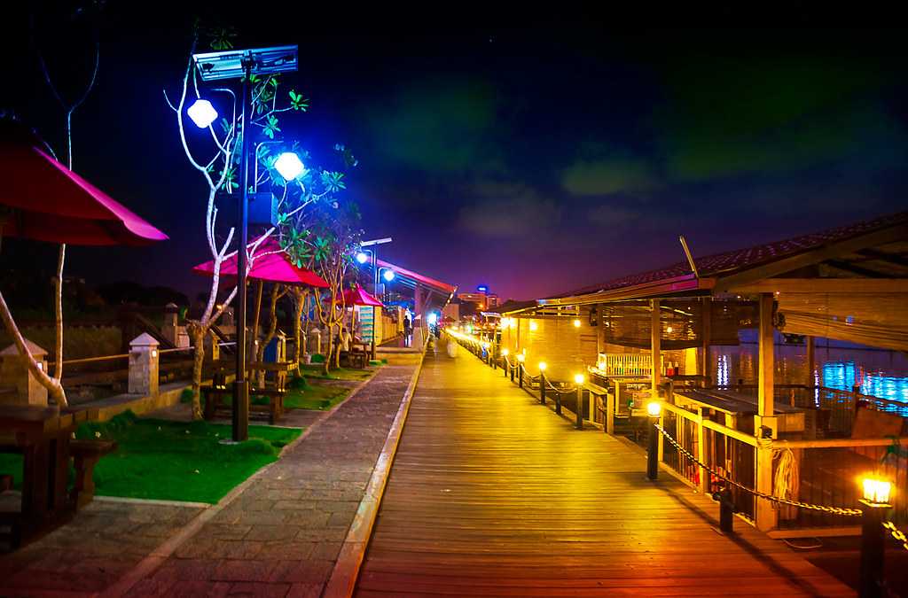 Pettah Floating Markets