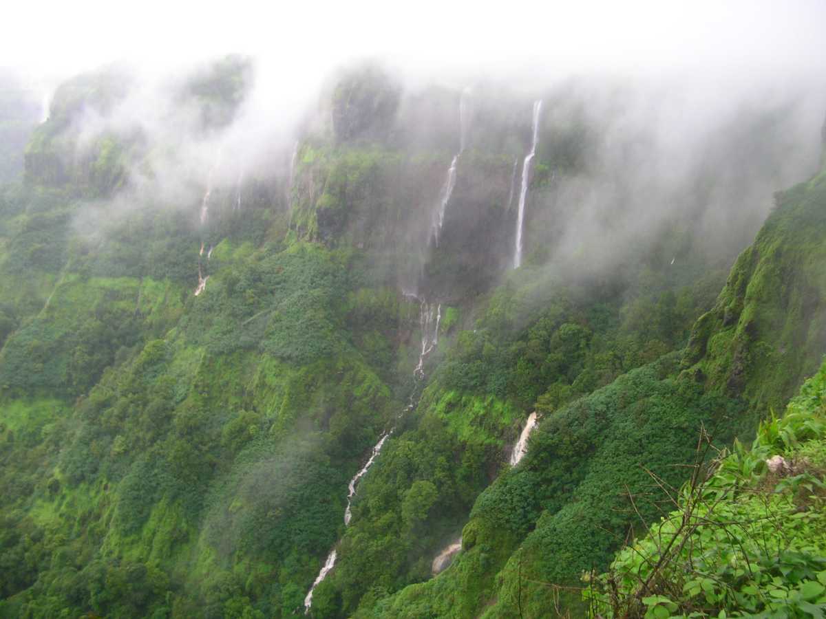 Kavlesaad waterfalls