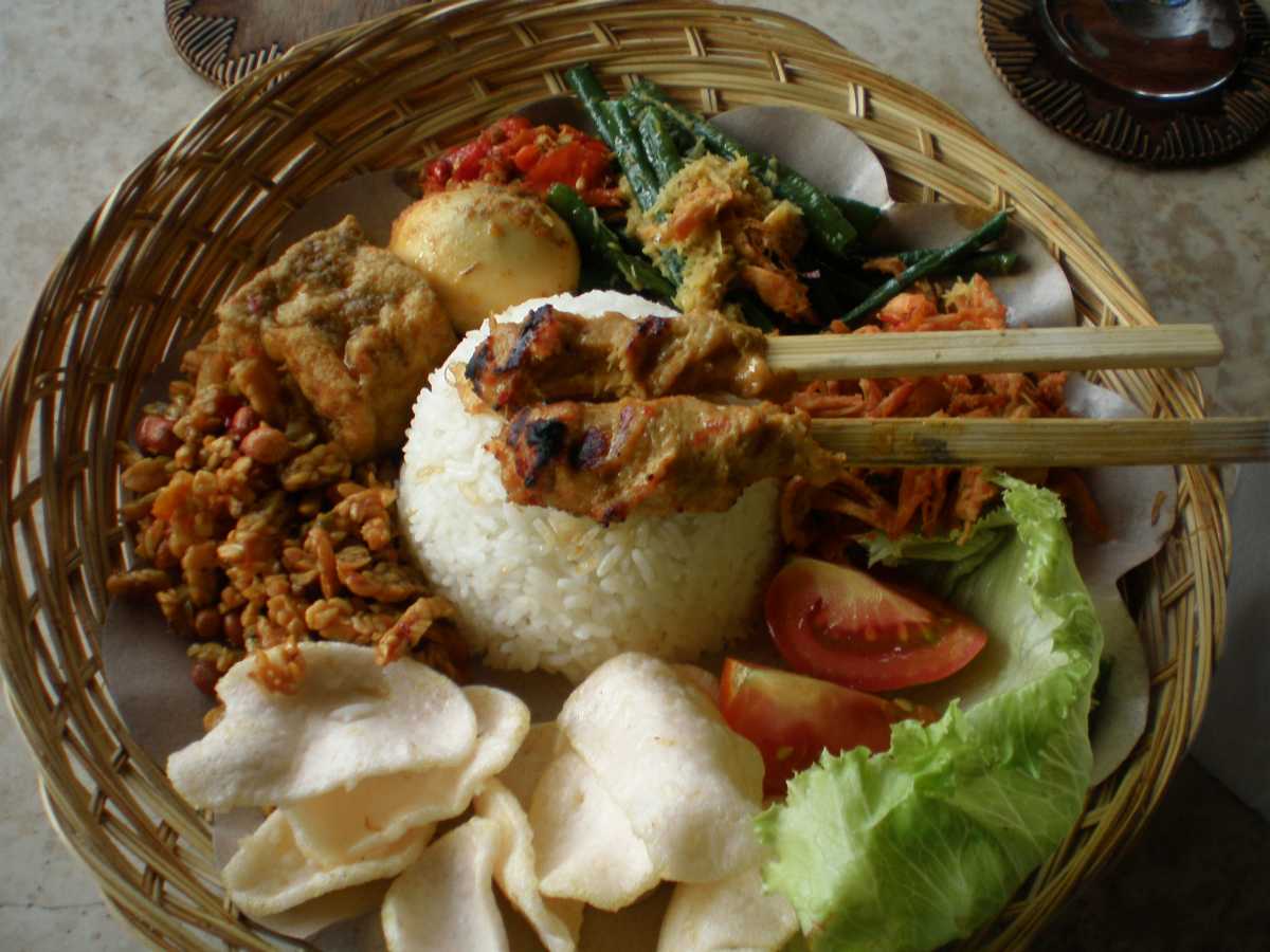 Nasi Campur, Street Food in Bali