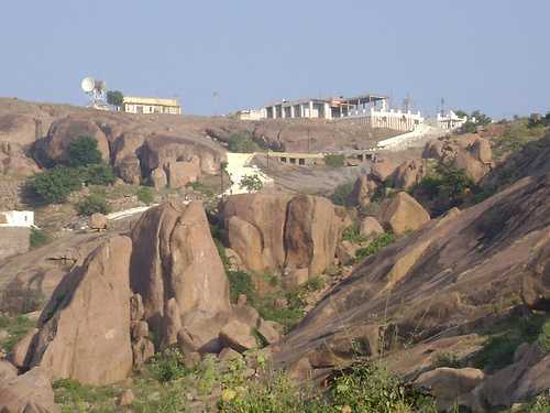 nearby places to visit mantralayam