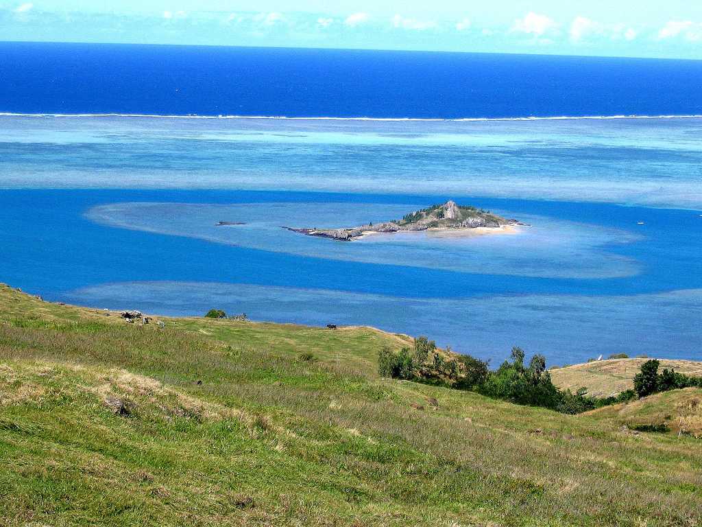 Tour to Ile aux Chats and Hermitage Island