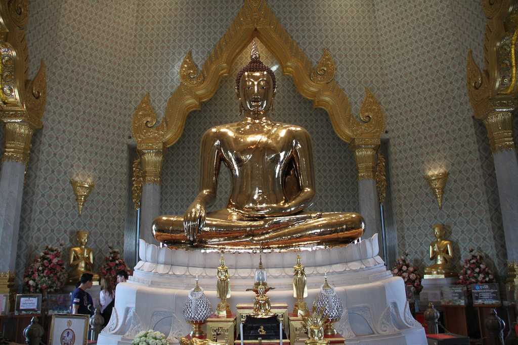 Golden Buddha Statue at Wat Traimit