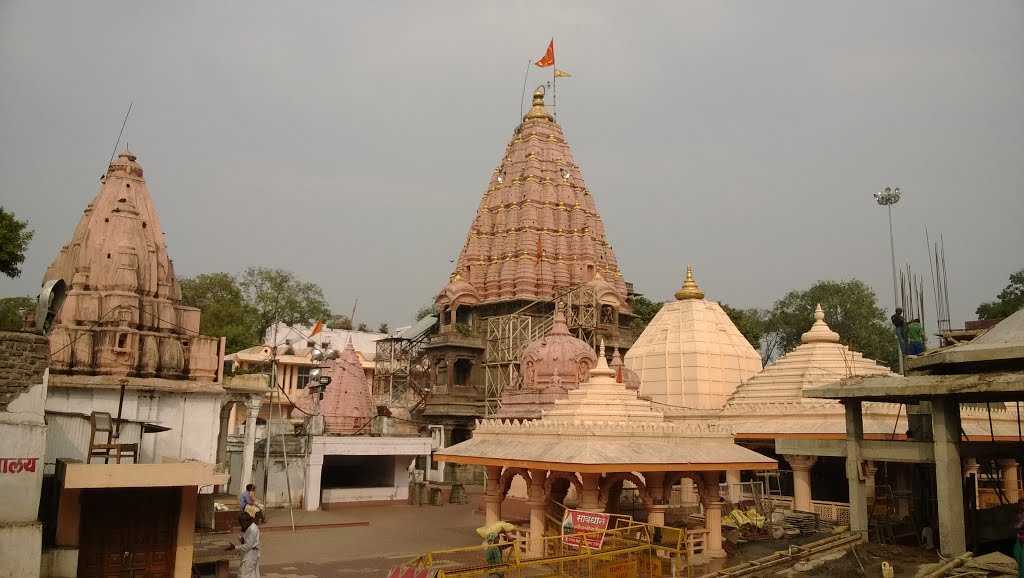 nearest tourist places from ujjain