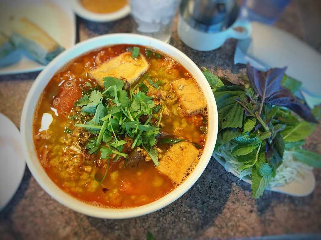 Food in Hue - 23 Exotic Vietnamese Cultural Recipes