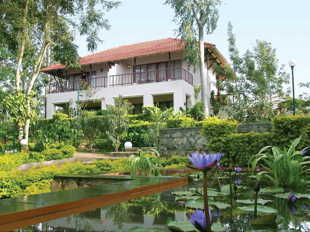 places to visit in chikmagalur hotel