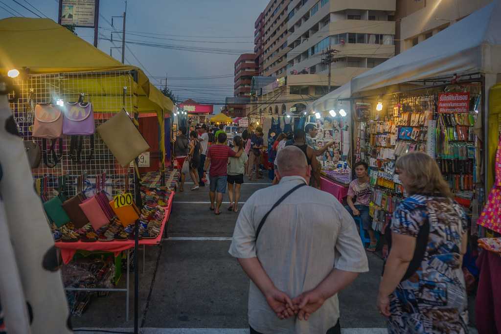 Thepprasit night market