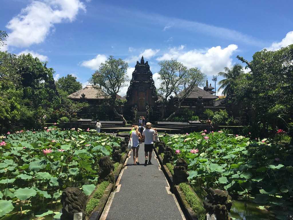 Pura Taman Saraswati Temple, Architecture of Bali