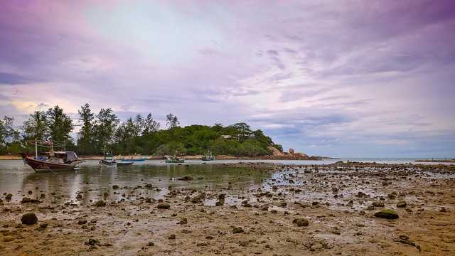 Choeng Mon Beach