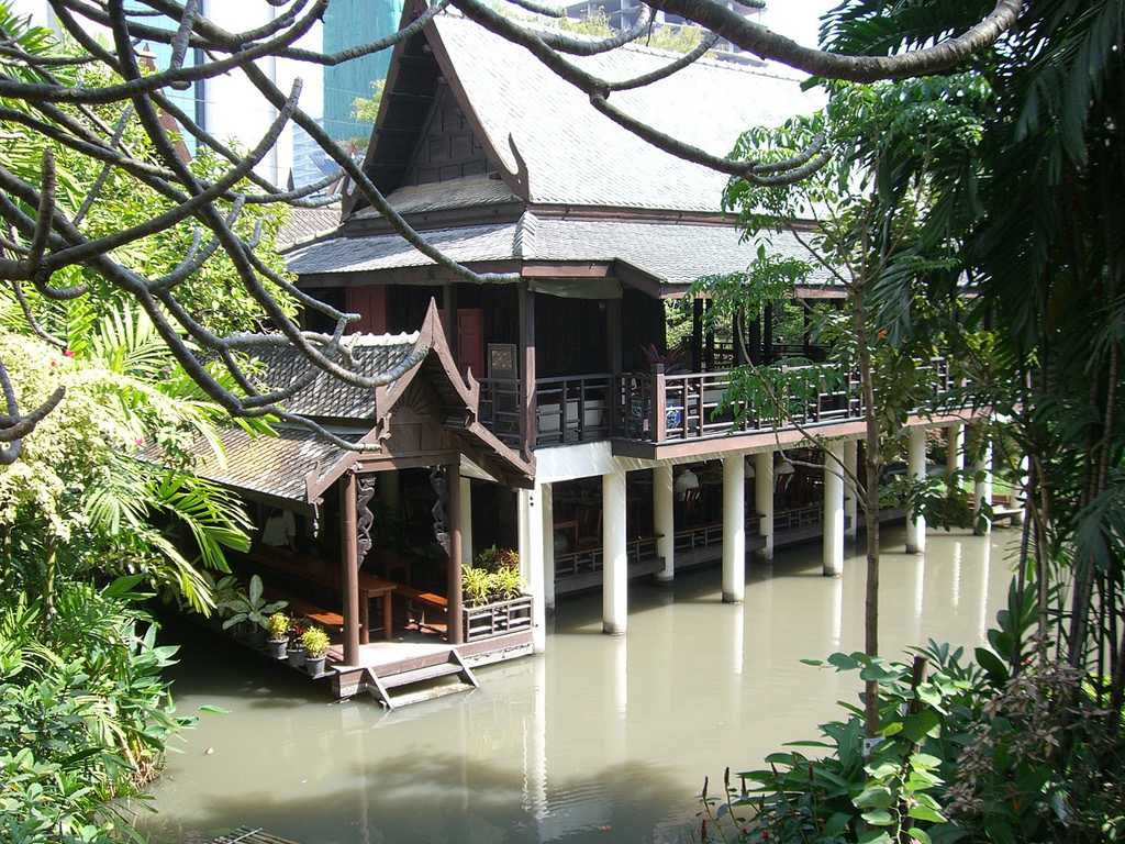 Suan Pakkad Palace Exhibits Traditional Thai Architecture