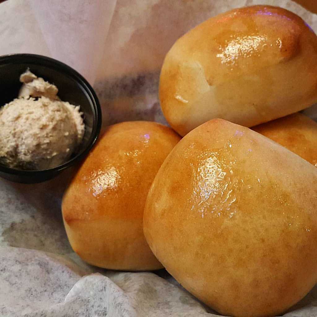 Butter buns with some chai