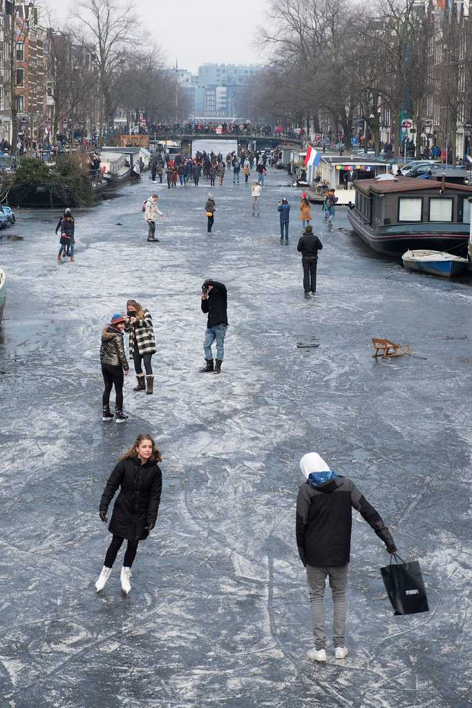 People Skating on the Frozen Keizersgracht 