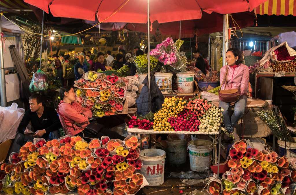 Quang Ba Flower Market Hanoi Vietnam