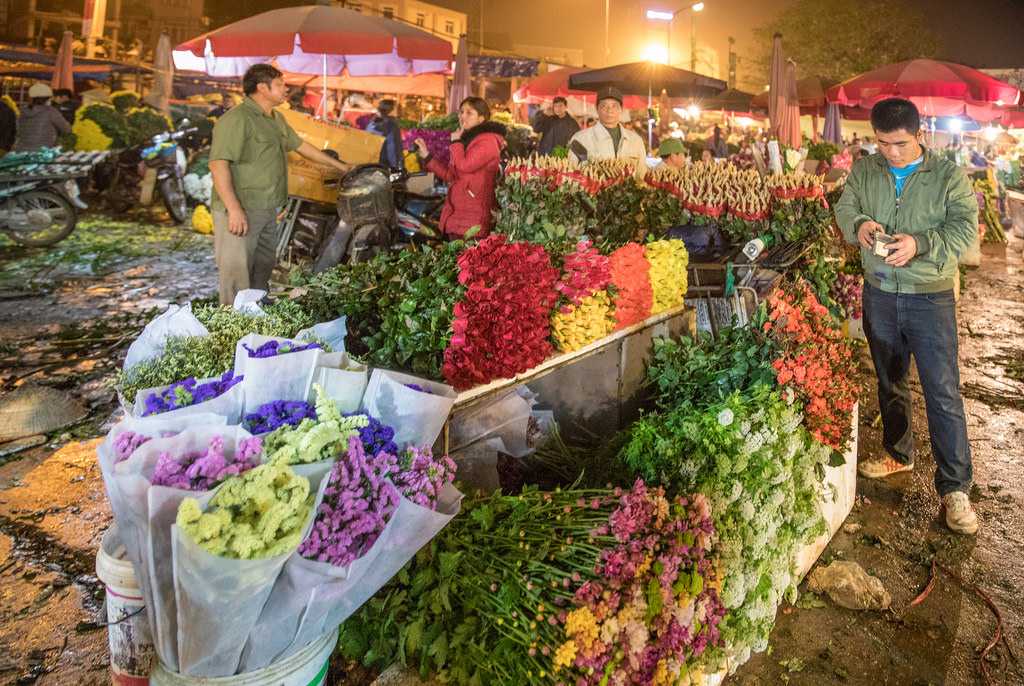 Quang Ba Flower Market Hanoi Vietnam