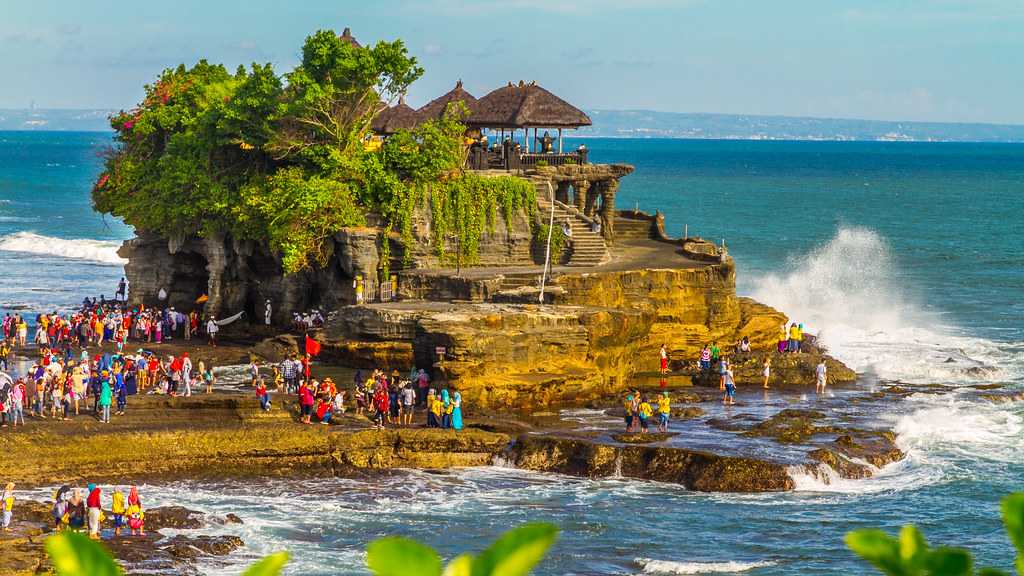 The Tanah Lot temple is an excellent example of Bali's architecture, entwined with nature and philosophy.