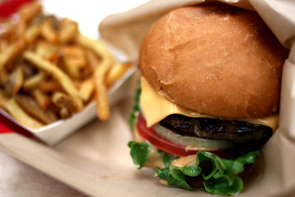 burger and fries, rinderwahn, graben