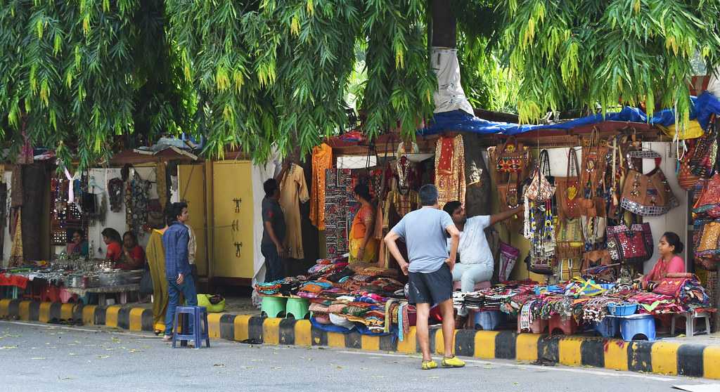 Janpath Market, Cheapest Places to Shop in Delhi