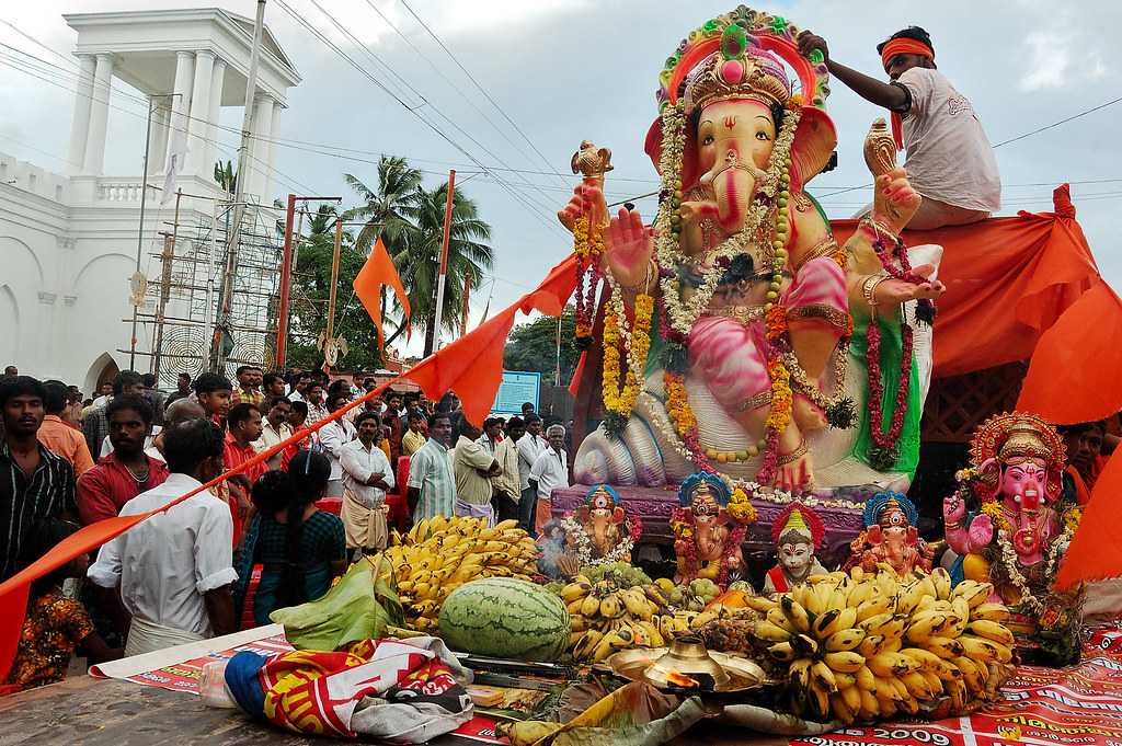 Ganesh Chaturthi 2022 - An Essential Guide to the Hindu Festival | Holidify
