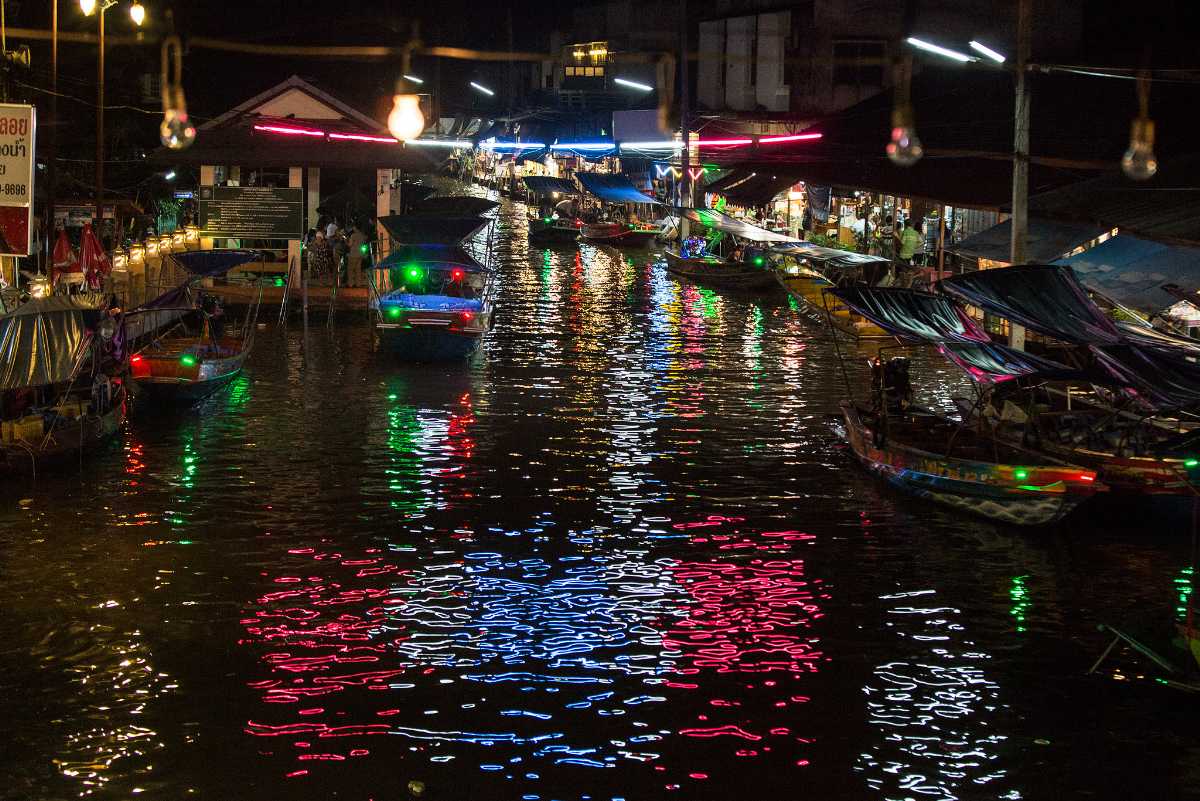 Amphawa Floating Market