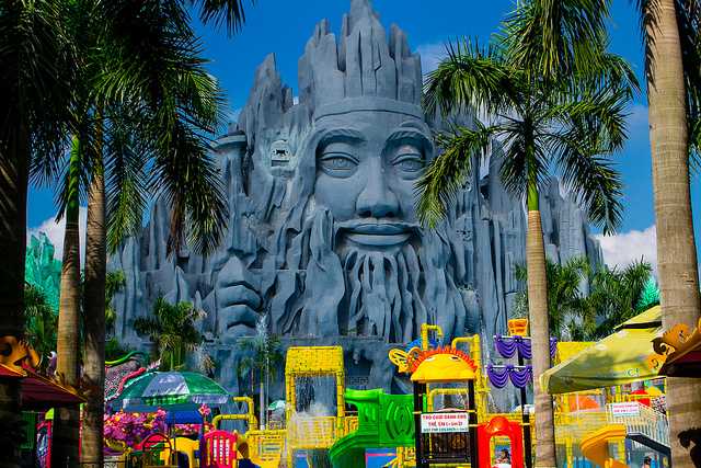 Suoi Tien Theme Park