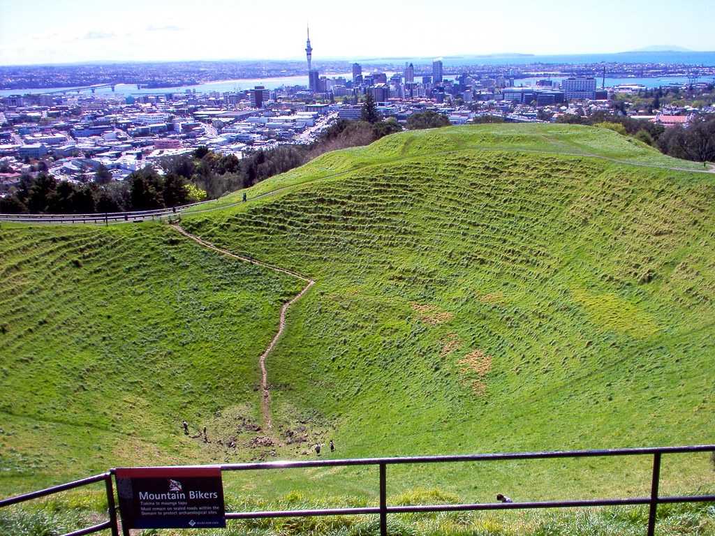 Mount Eden crater