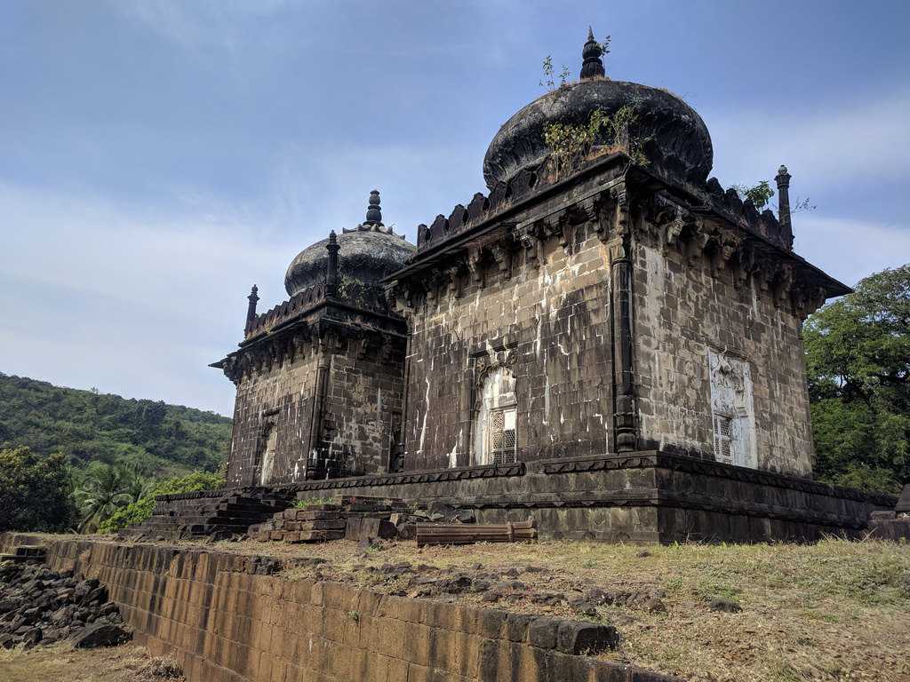 Winter Season, Raigad, Khokari Tombs