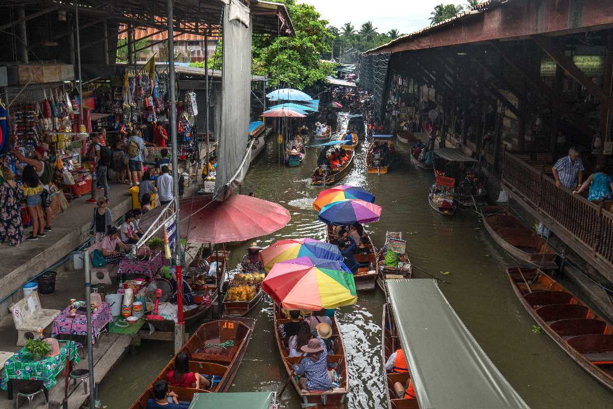 Damnoen Saduak Floating Market