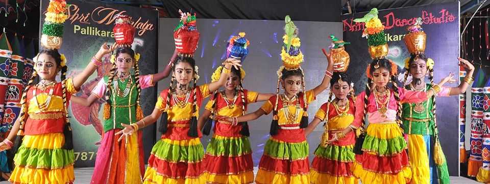 Western vs Local Tamil Kuthu Song - Dance By School Kids 