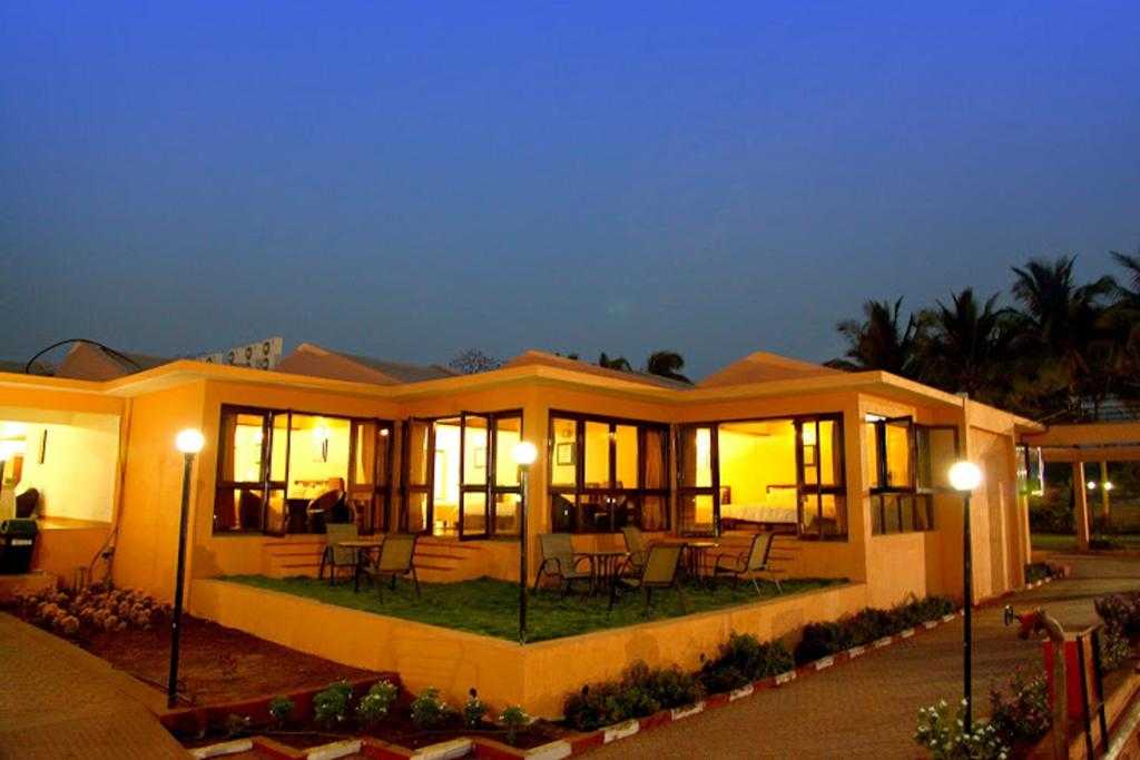 eco tourism resort near surat