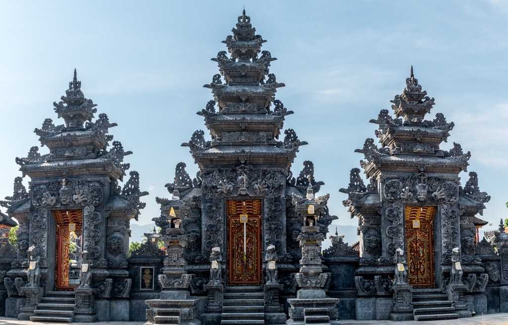 Architecture of Bali is an intricate mix of culture and modernity. 