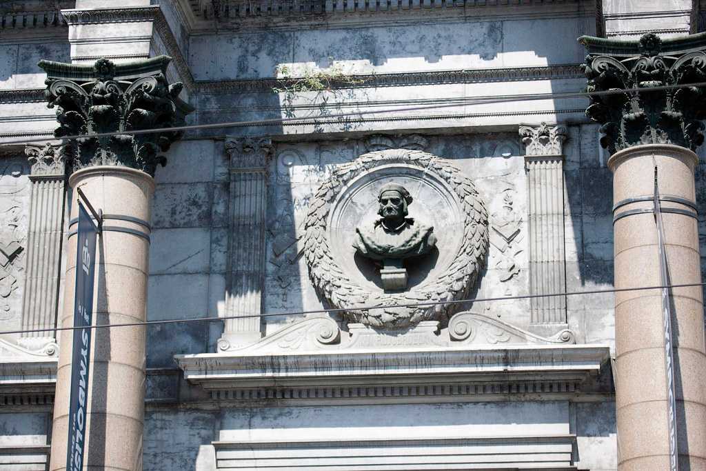 royal museums of art of belgium; facade; marble columns