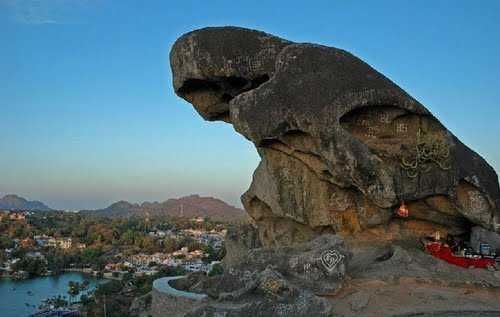 Toad Rock, Famous places in Mount Abu