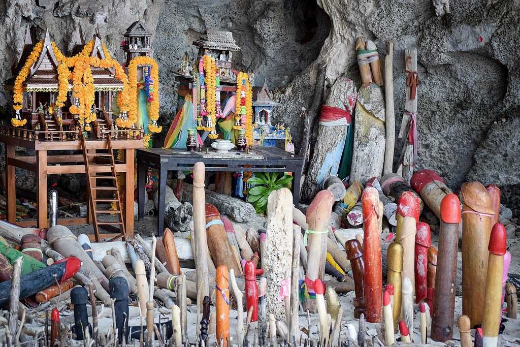 Phra Nang Cave