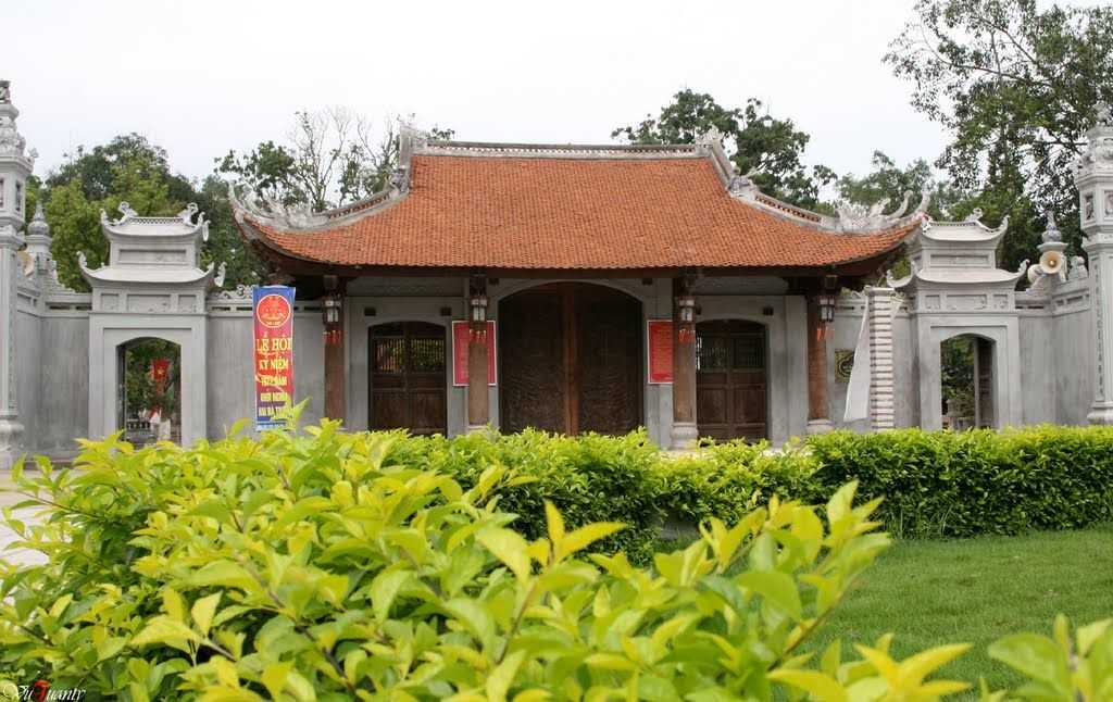 Hai Ba Trung Temple Hanoi