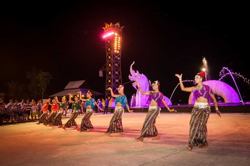 Traditional Thai Dance Performance at Siam Niramit, Phuket