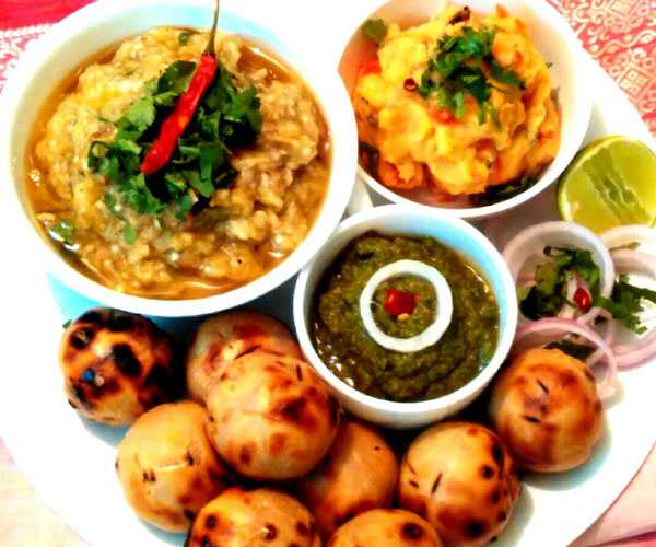 Baati Chokha, Places to Eat in Varanasi, Street Food in Varanasi
