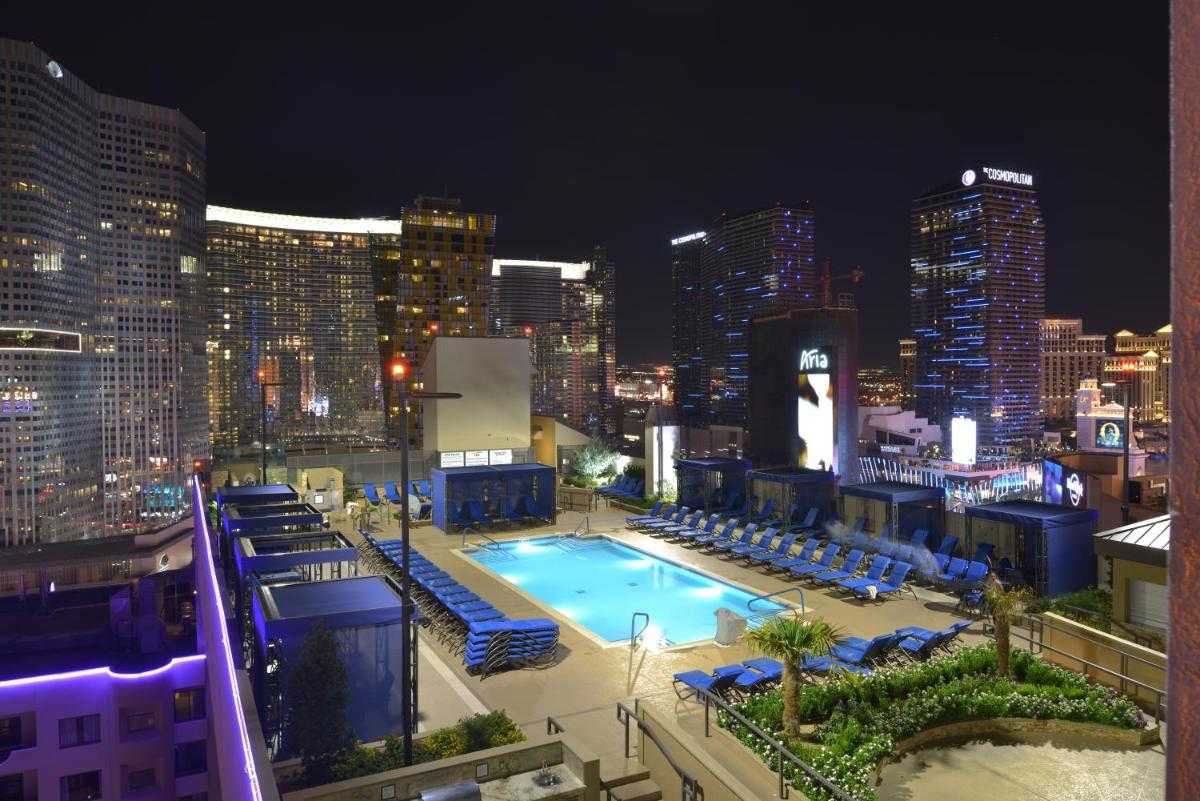 Rooftop Pool Las Vegas  The Westin Las Vegas Hotel & Spa