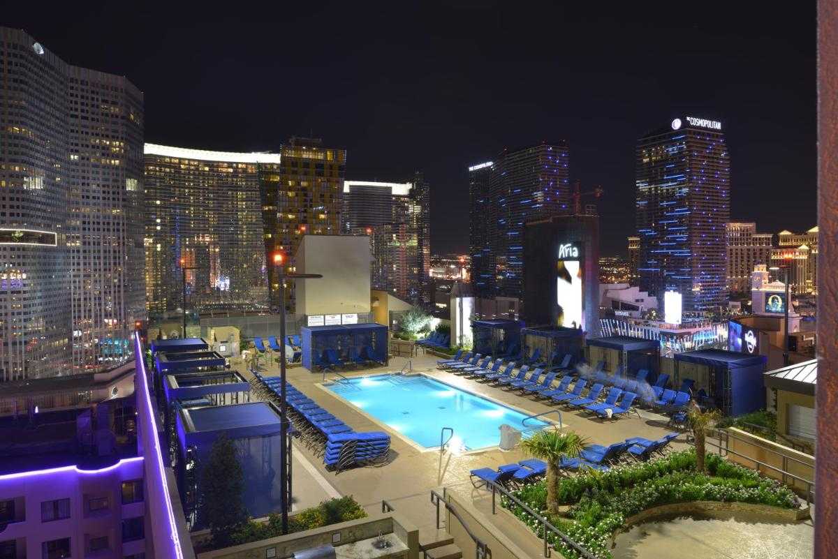 Best Las Vegas Hotels with Heated Pools in Winter