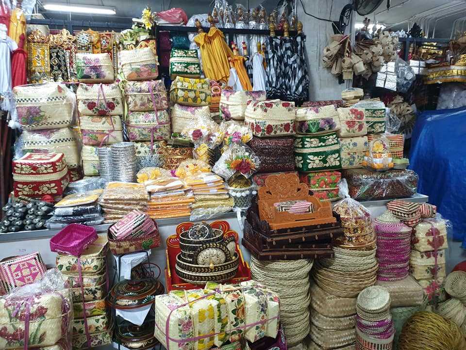 One of the handicraft stalls at the Pasar Badung Market that will tempt you to empty your pockets