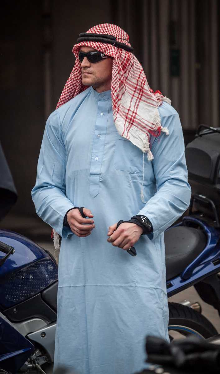 traditional uae clothing