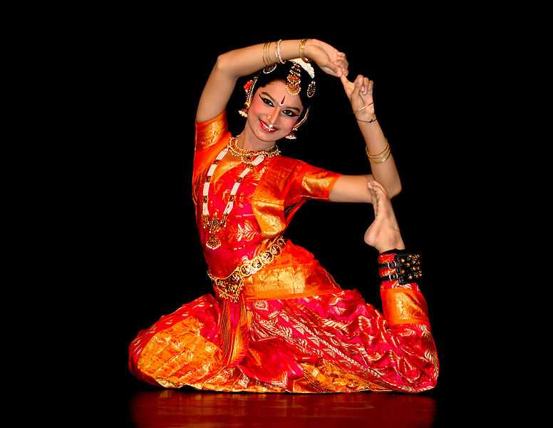 Bharatnatyam pro Sohini Roychowdhury opens up about her collaboration with  Farah Daoud and Kristina Veselinova - Times of India
