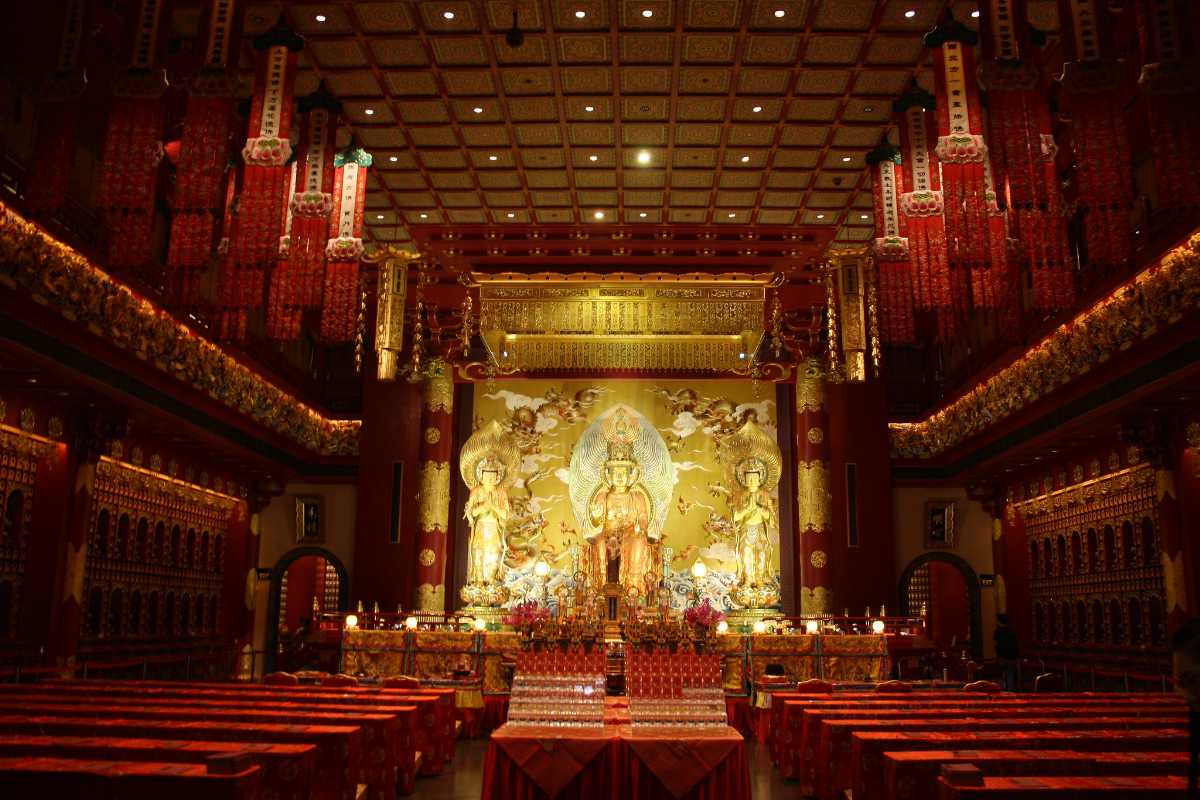 Buddha Tooth Relic Temple Prayer Hall