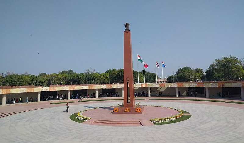 Obelisk at the National War Museum