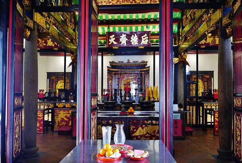 Inside Yueh Hai Ching Temple Singapore