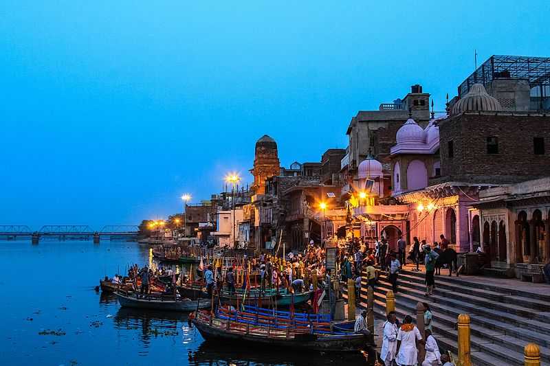 Vishram Ghat, Mathura | Aarti Timings, Photos, Boat Ride - Holidify