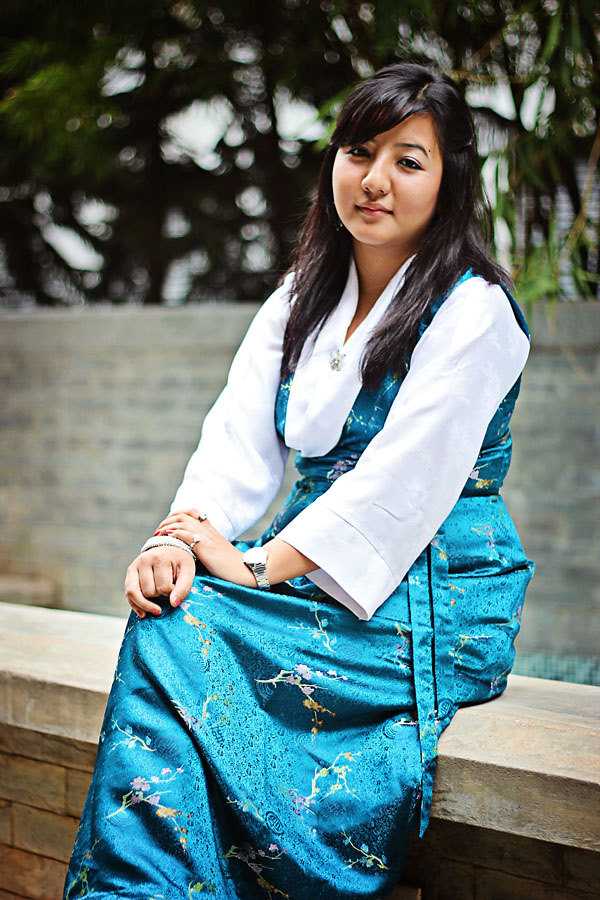 6 Traditional Sikkim Dresses | 3 Types ...