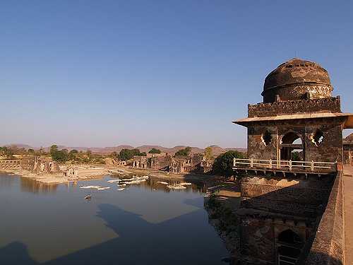 Mandu, monsoon season