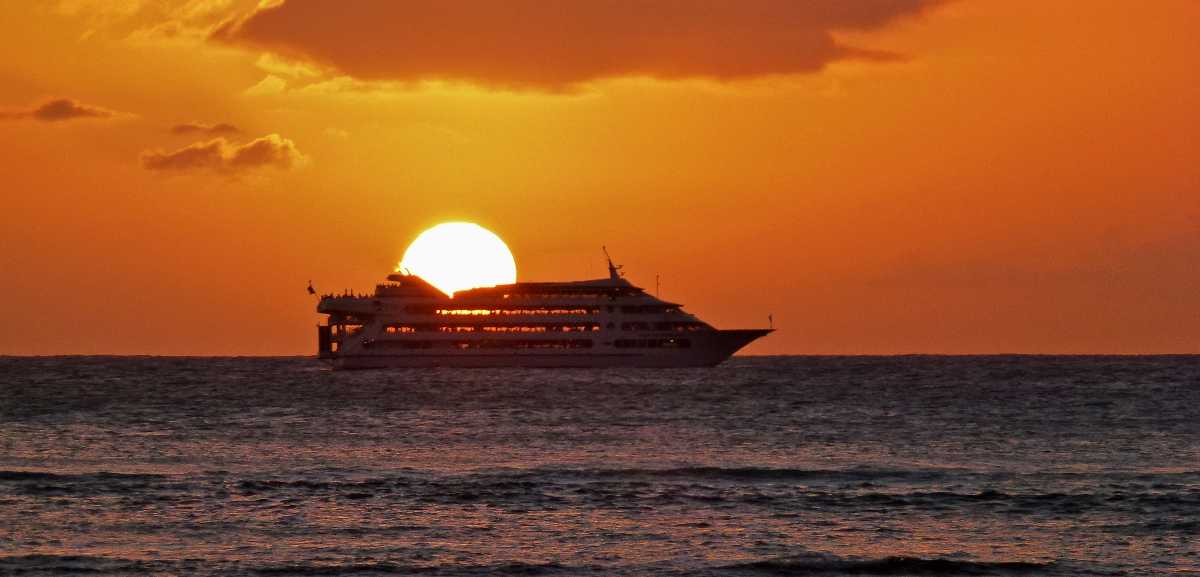 sunset boat cruise bali