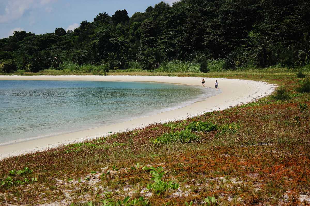 Lazarus Island Beach